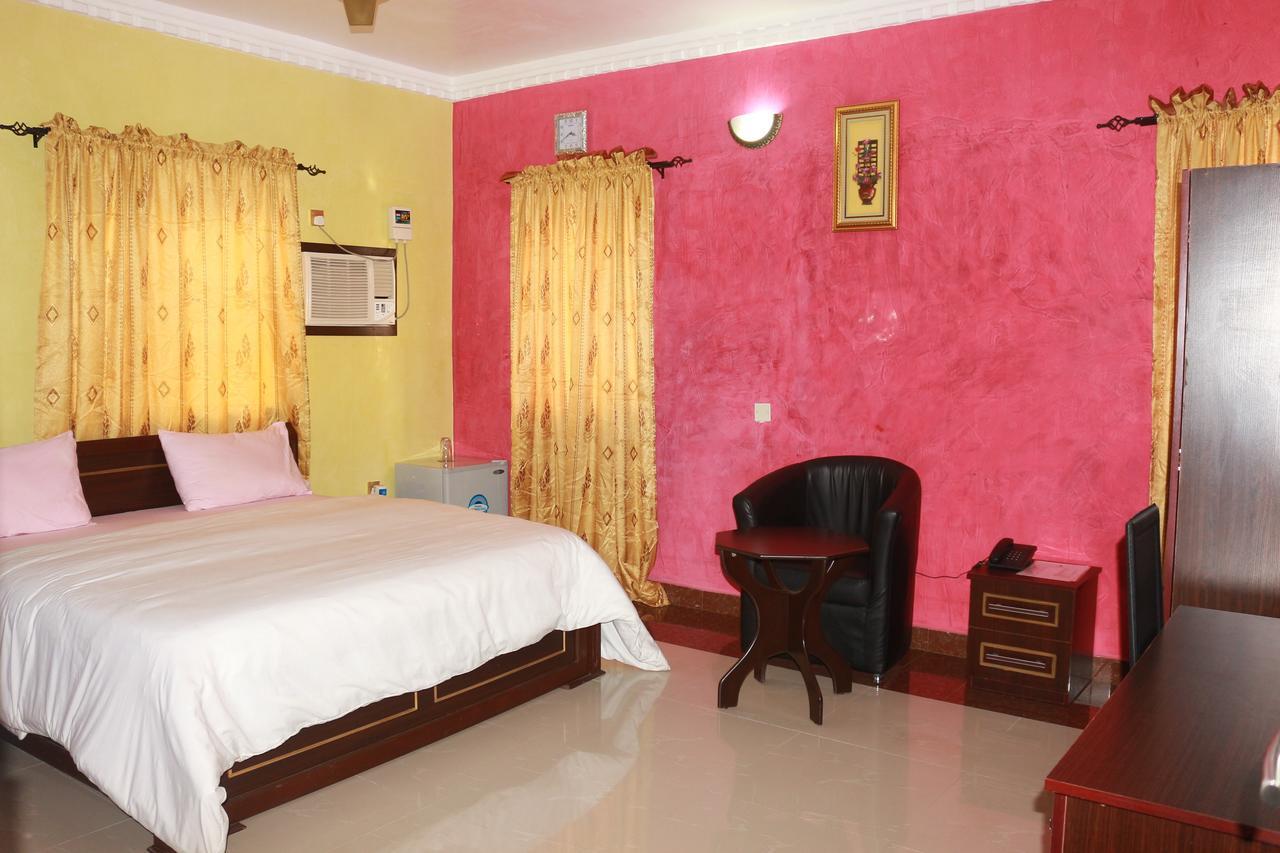 Cute Villa Hotel And Suites Uyo Exterior foto