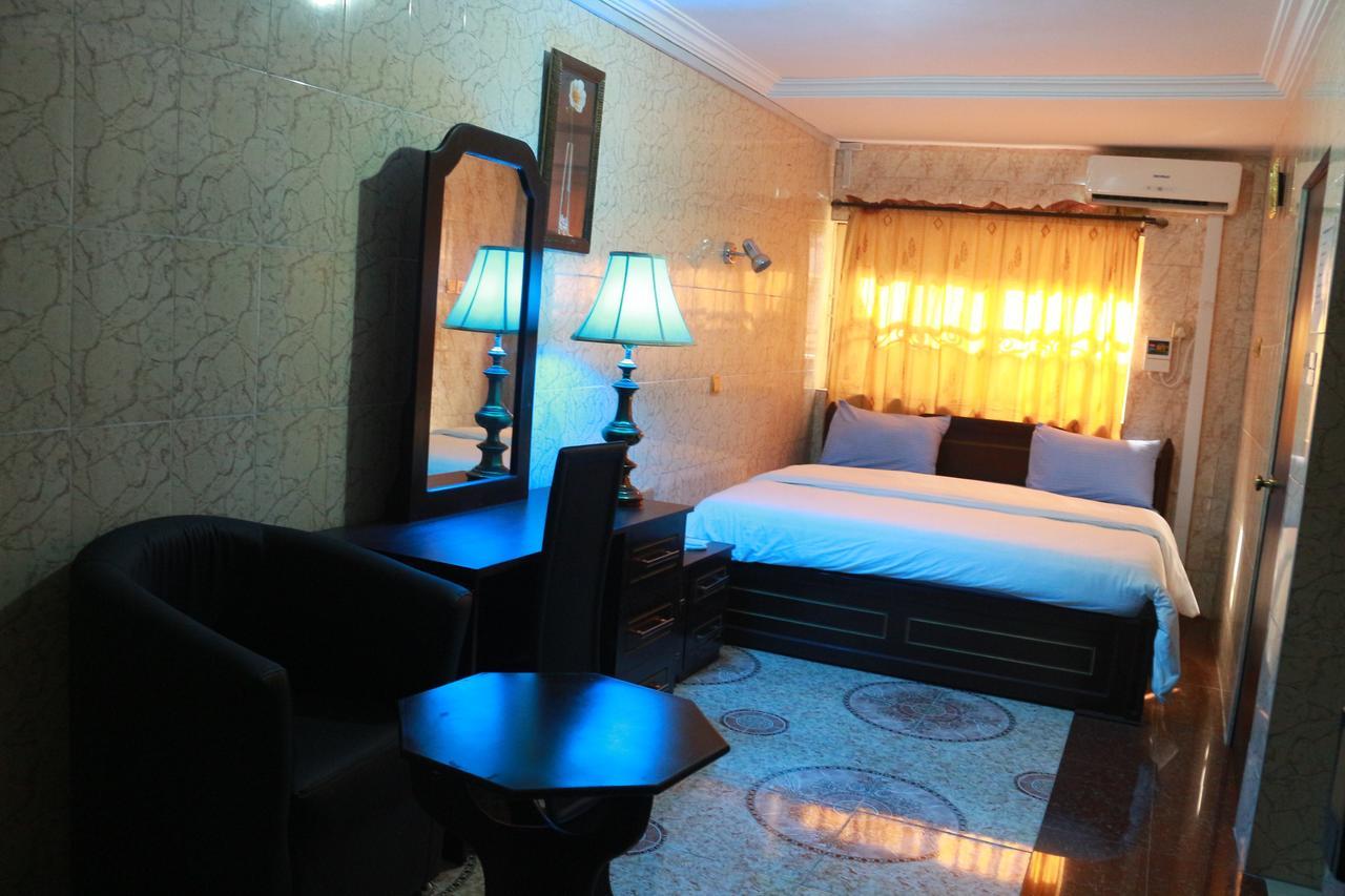 Cute Villa Hotel And Suites Uyo Exterior foto